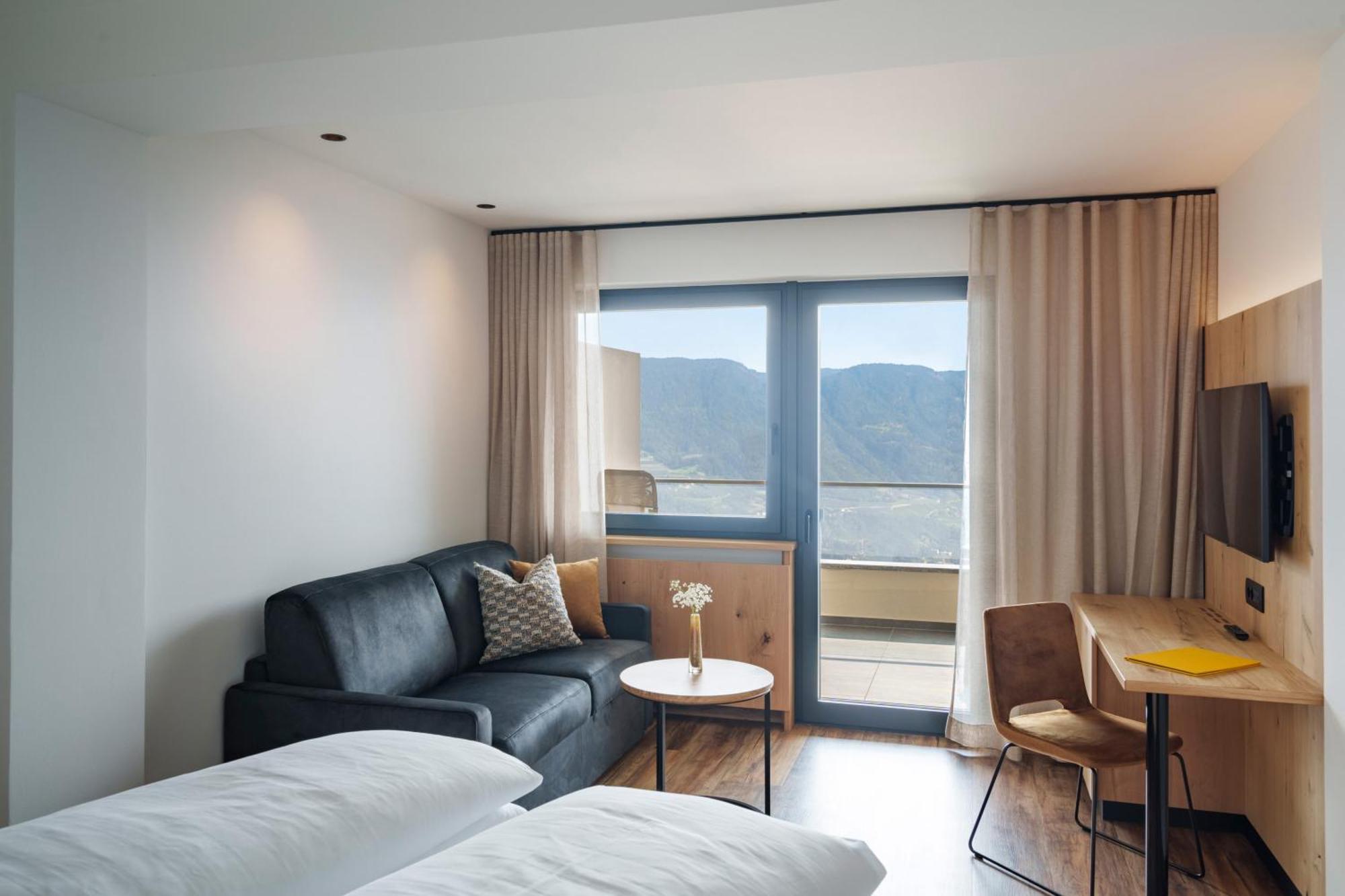 Hotel Lechner Tirolo Rum bild