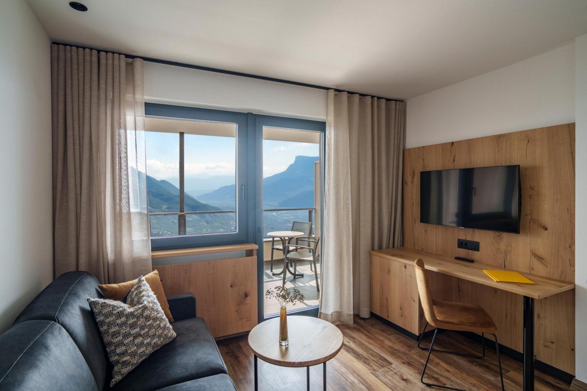 Hotel Lechner Tirolo Rum bild