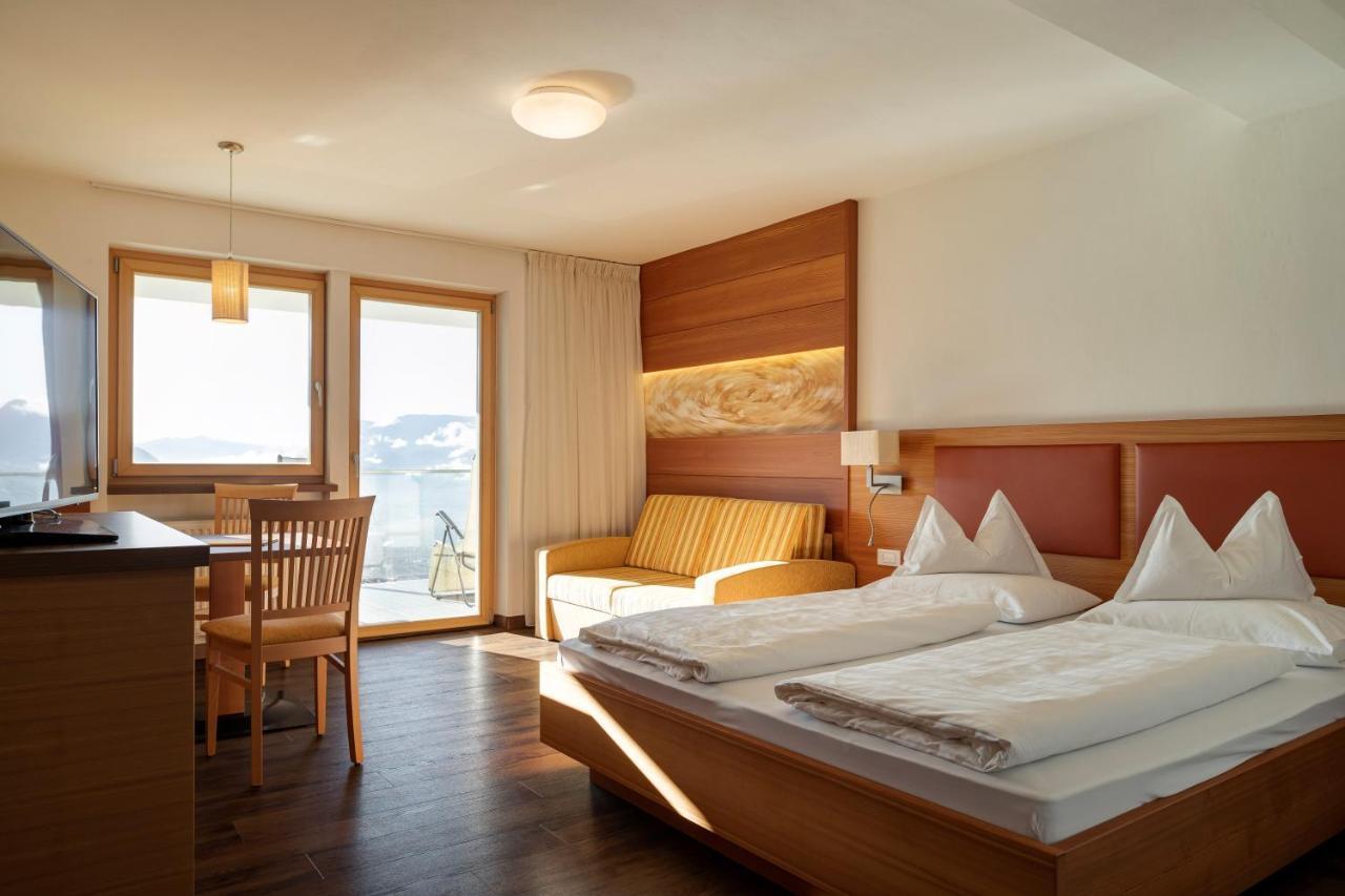 Hotel Lechner Tirolo Rum bild